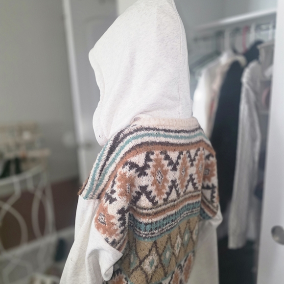 Miss Me Sweaters - Hooded Sweater with Geometric Pattern